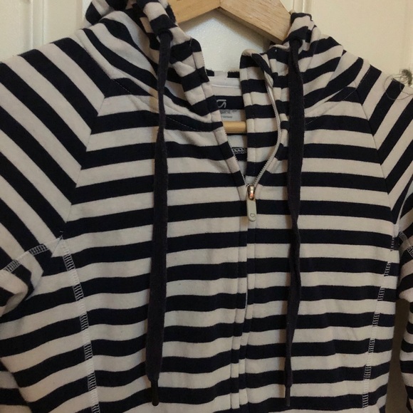 Gap Fit Navy Blue and White Striped Sweatshirt - Picture 6 of 9